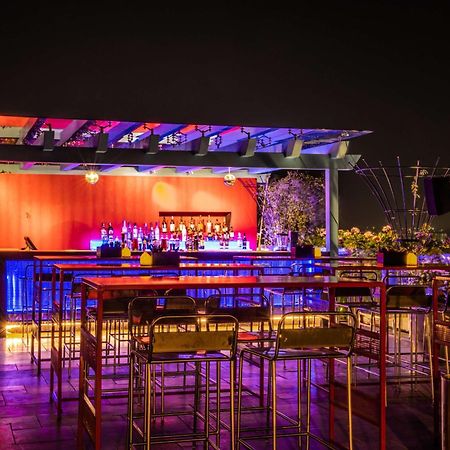 Hyatt Place Hyderabad Banjara Hills Kültér fotó Sky Bar