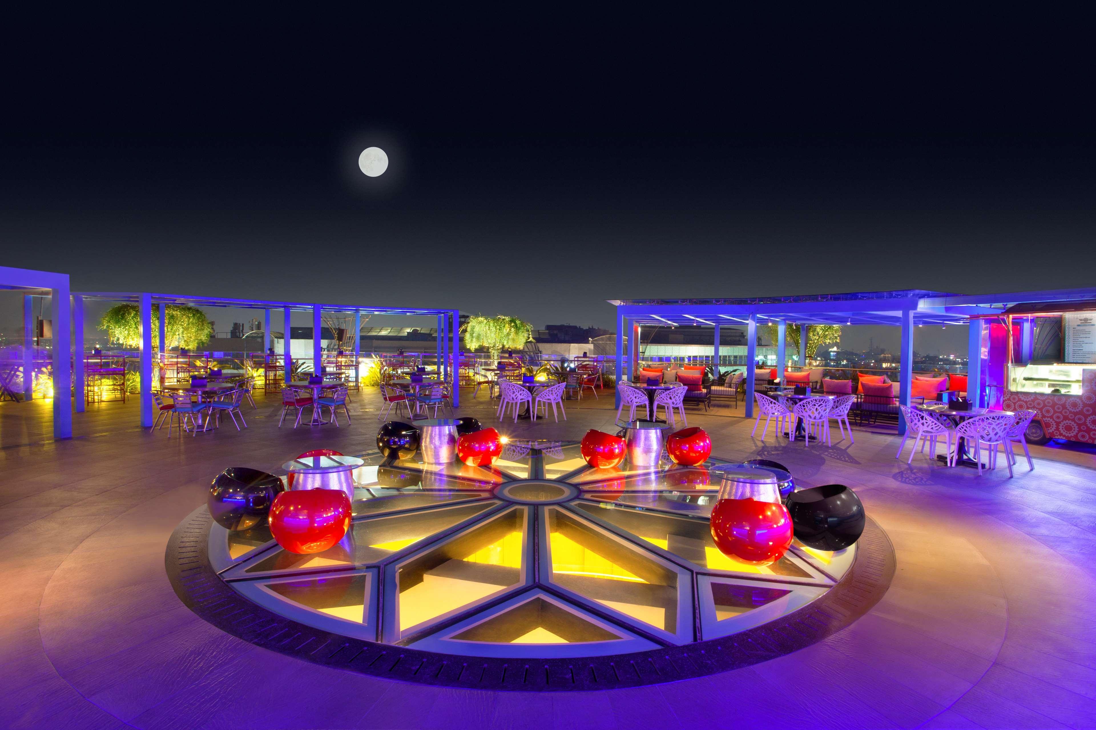 Hyatt Place Hyderabad Banjara Hills Kültér fotó Sky Bar