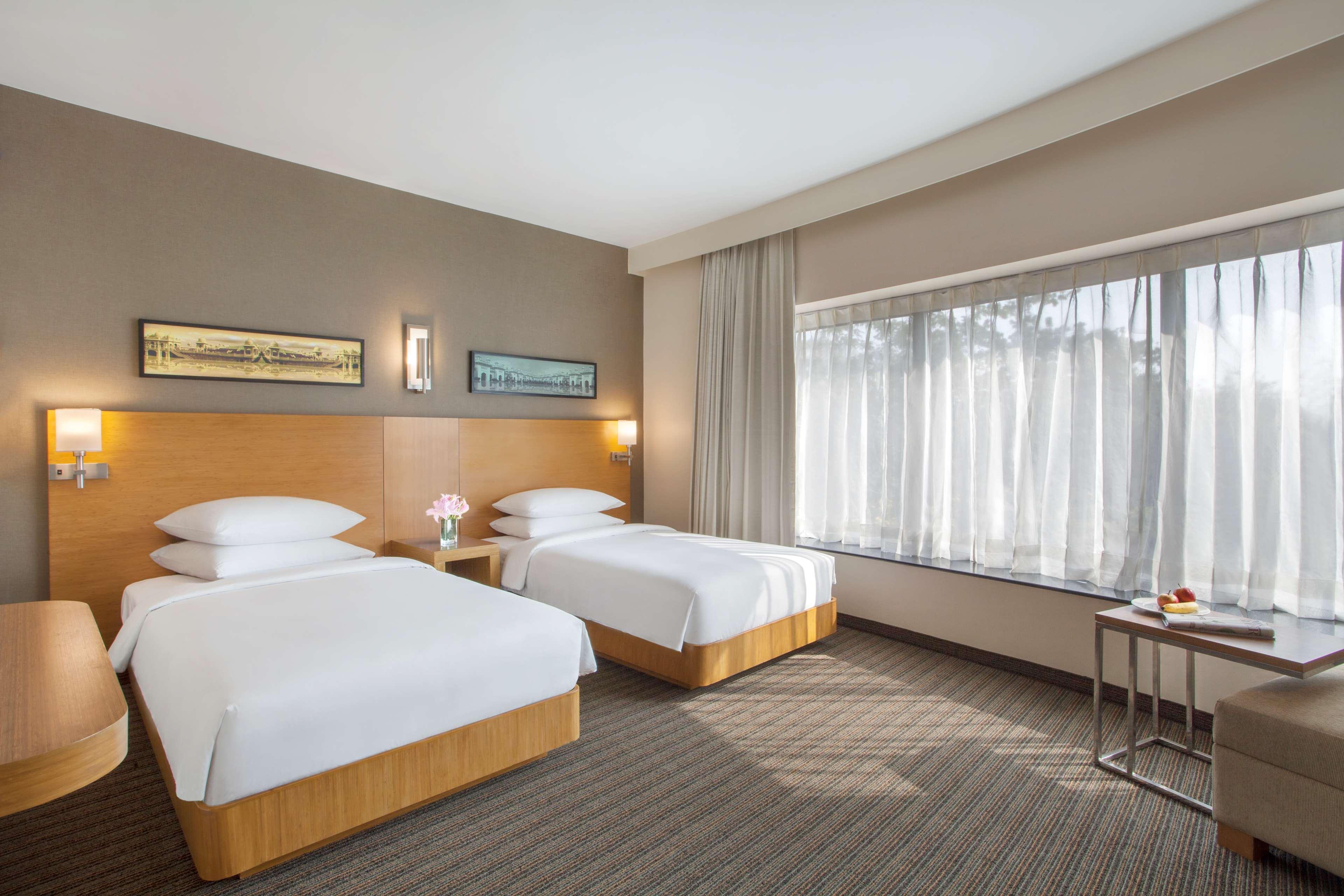 Hyatt Place Hyderabad Banjara Hills Kültér fotó Deluxe Room