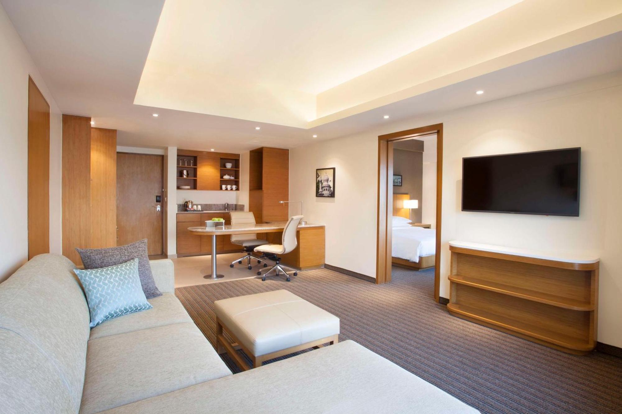 Hyatt Place Hyderabad Banjara Hills Kültér fotó Suite