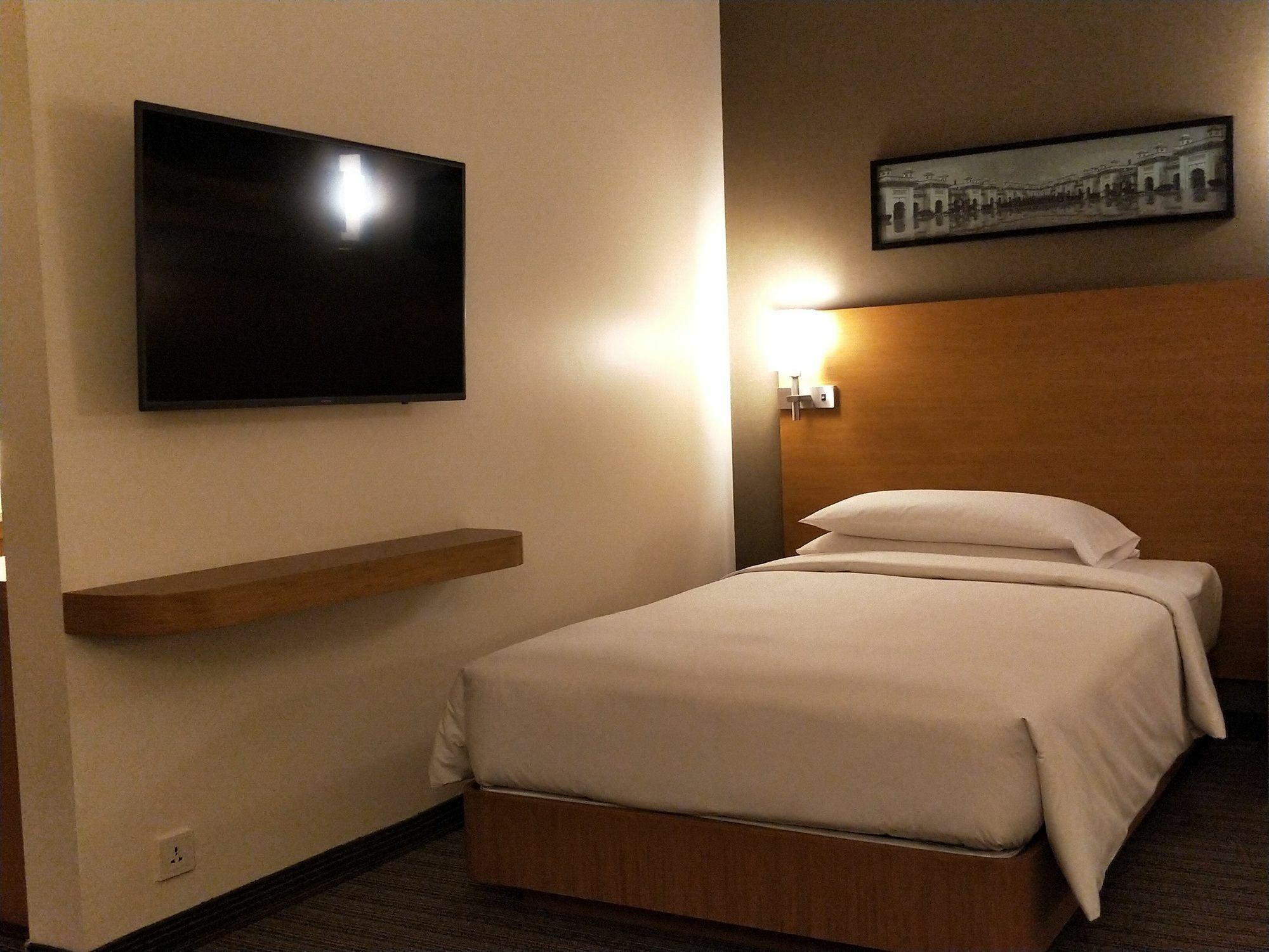 Hyatt Place Hyderabad Banjara Hills Kültér fotó A room at the hotel